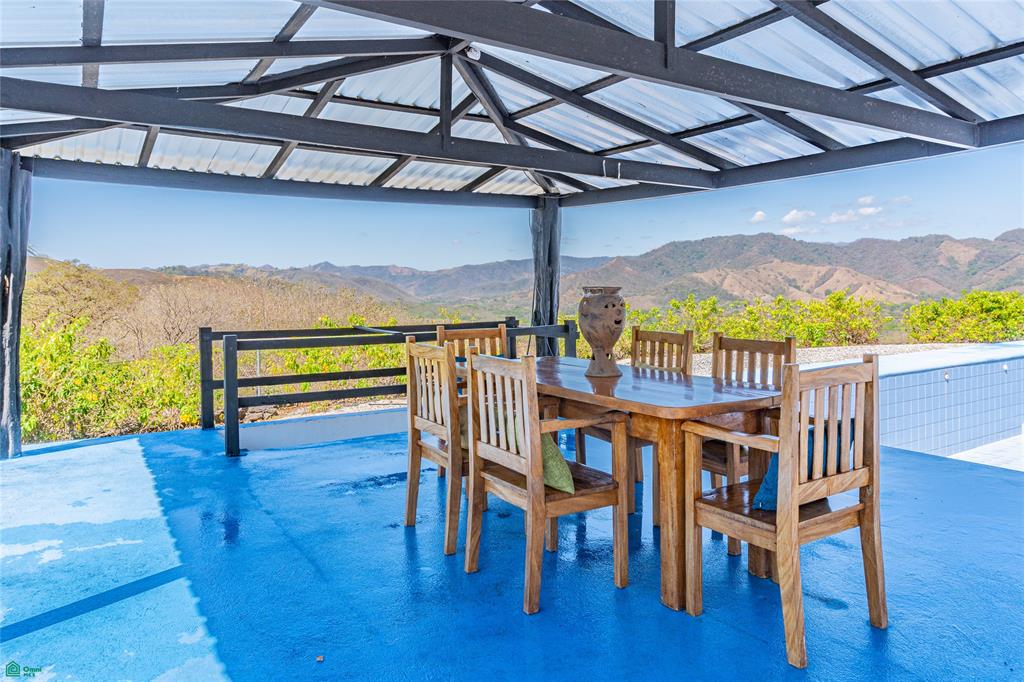 Finca Luna y Sol | Home with 185 Acres