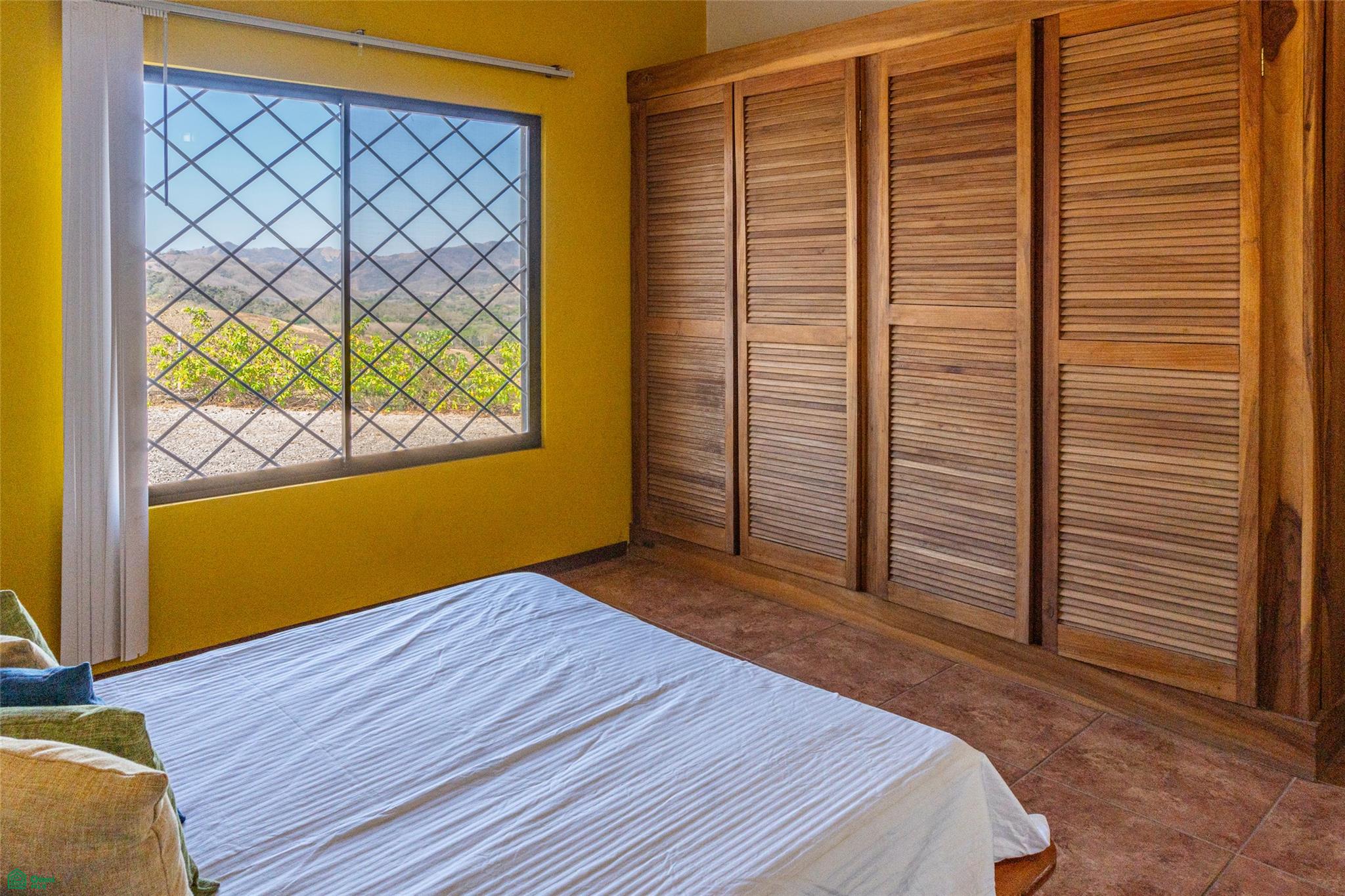 Finca Luna y Sol | Home with 185 Acres