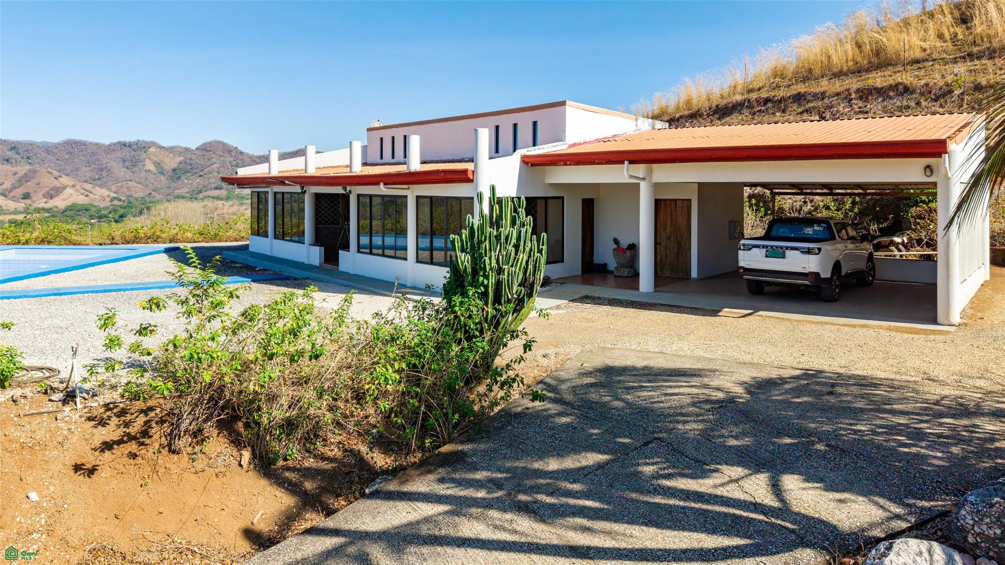 Finca Luna y Sol | Home with 185 Acres