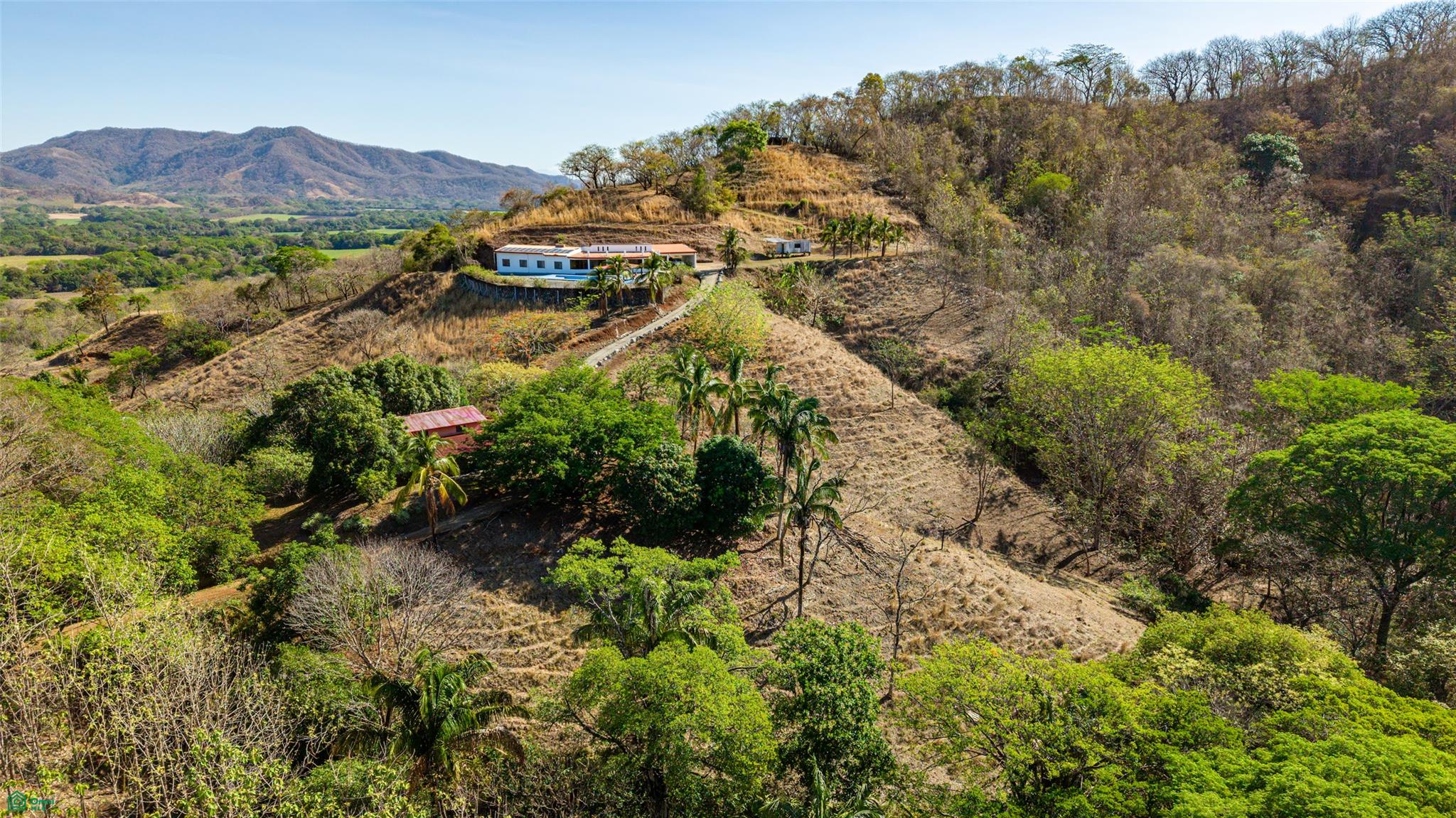 Finca Luna y Sol | Home with 185 Acres