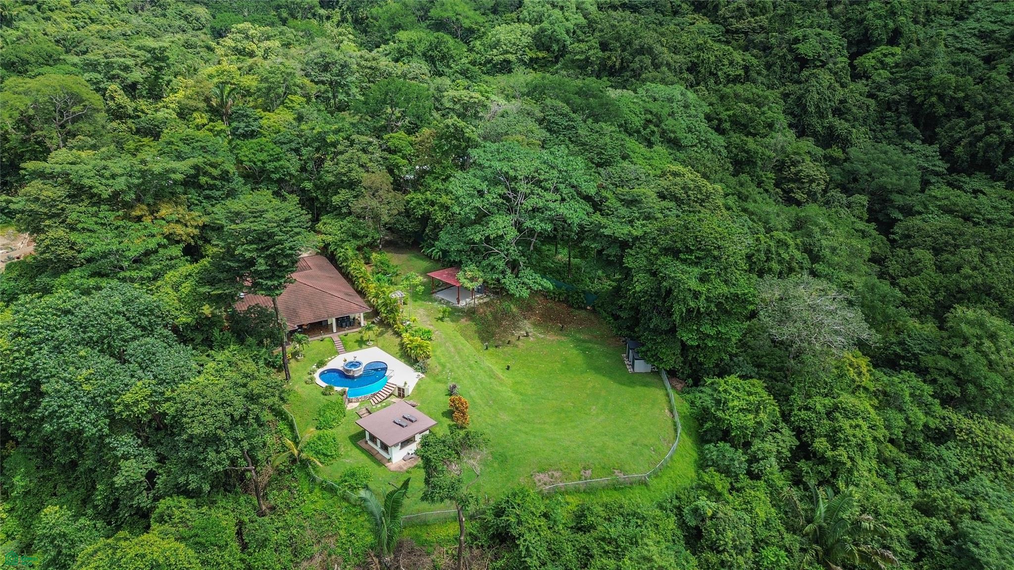 Casa Jardín
