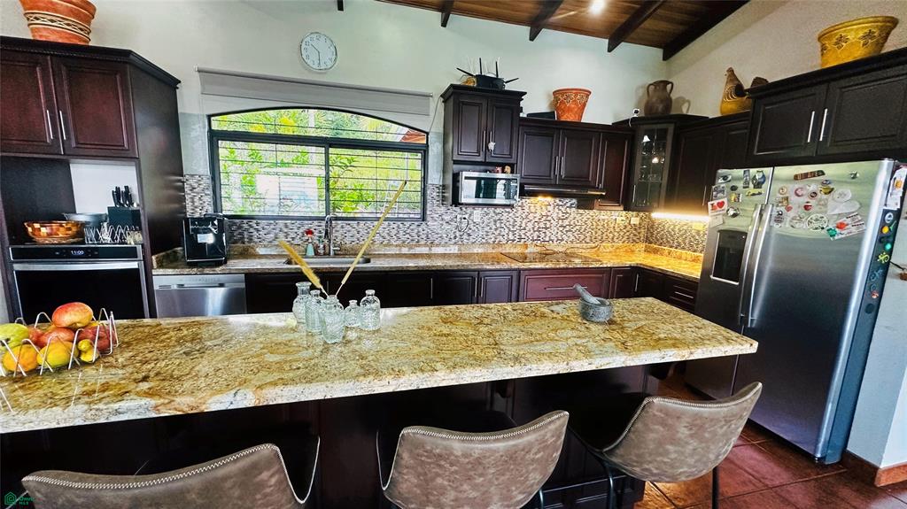 Central Valley View Estate