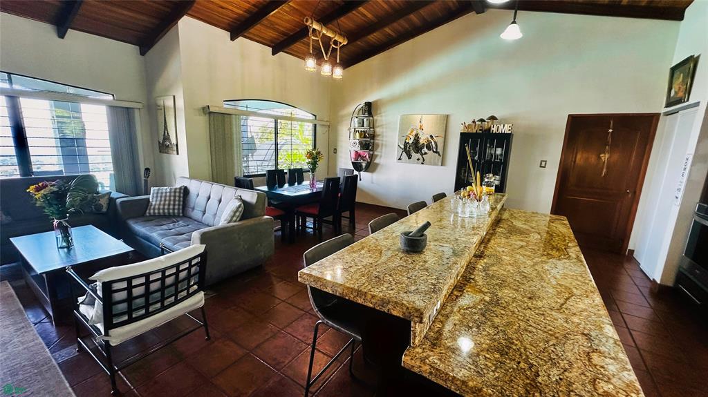 Central Valley View Estate