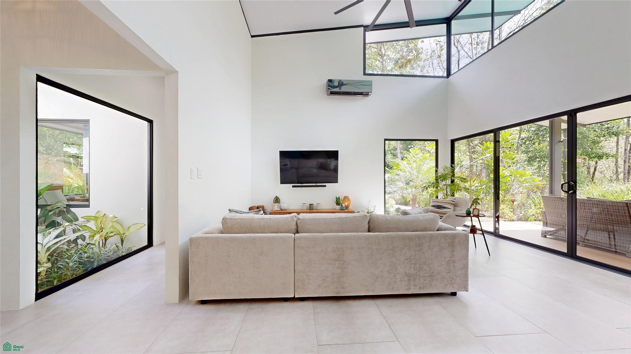 The Hidden Jungle Residence