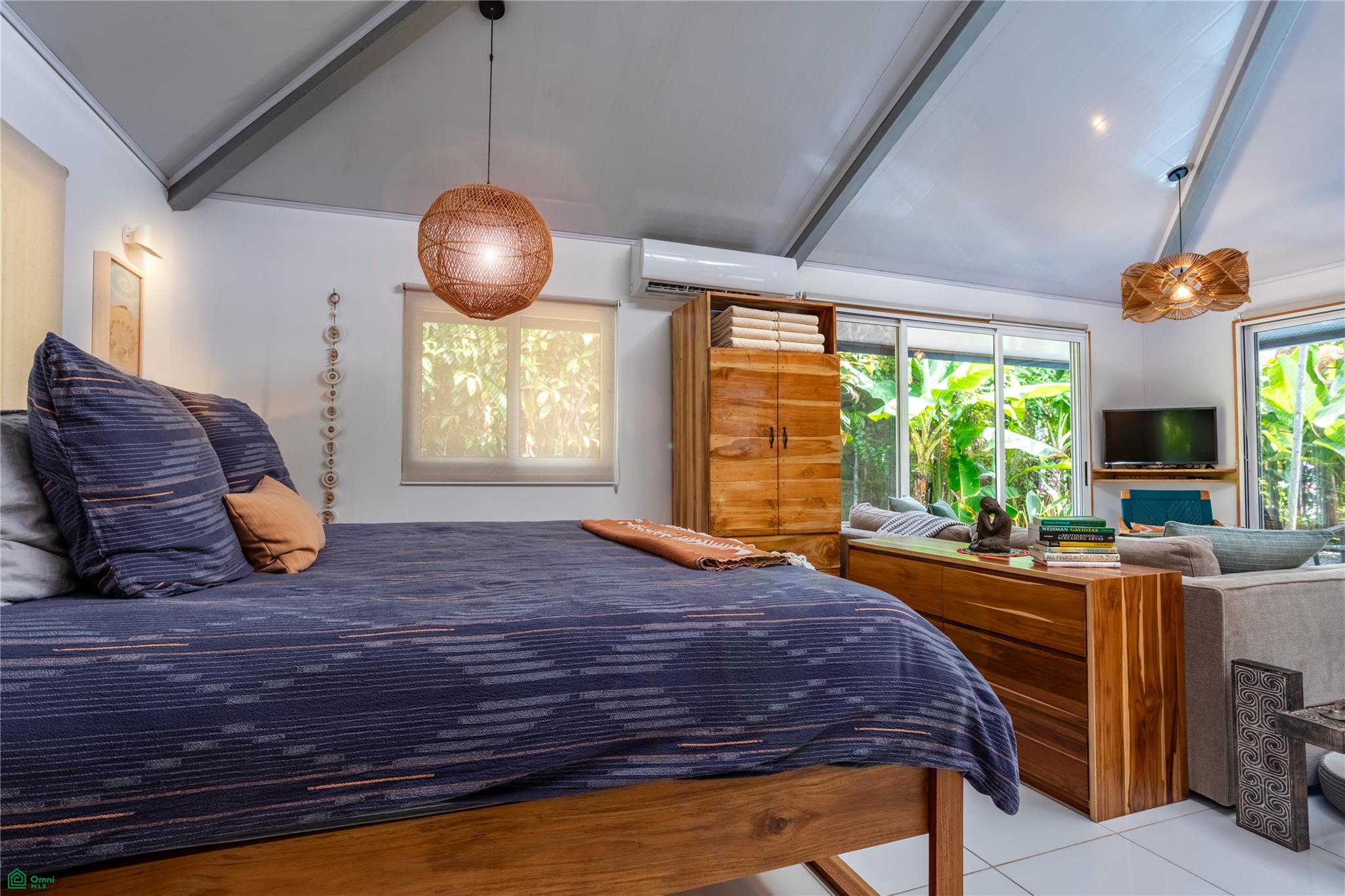 Blue Beach Bungalow