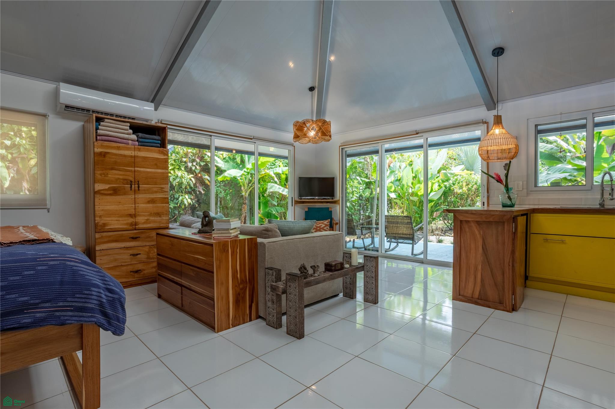 Blue Beach Bungalow