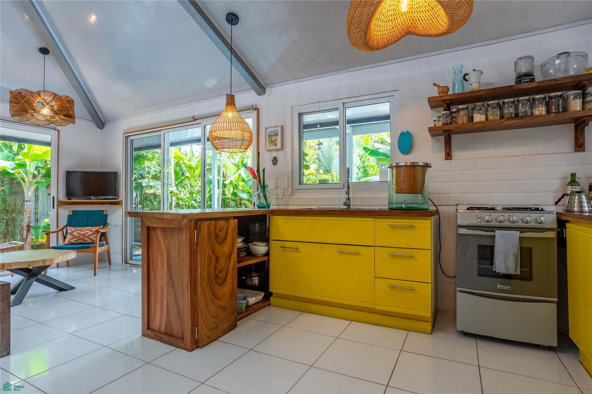Blue Beach Bungalow