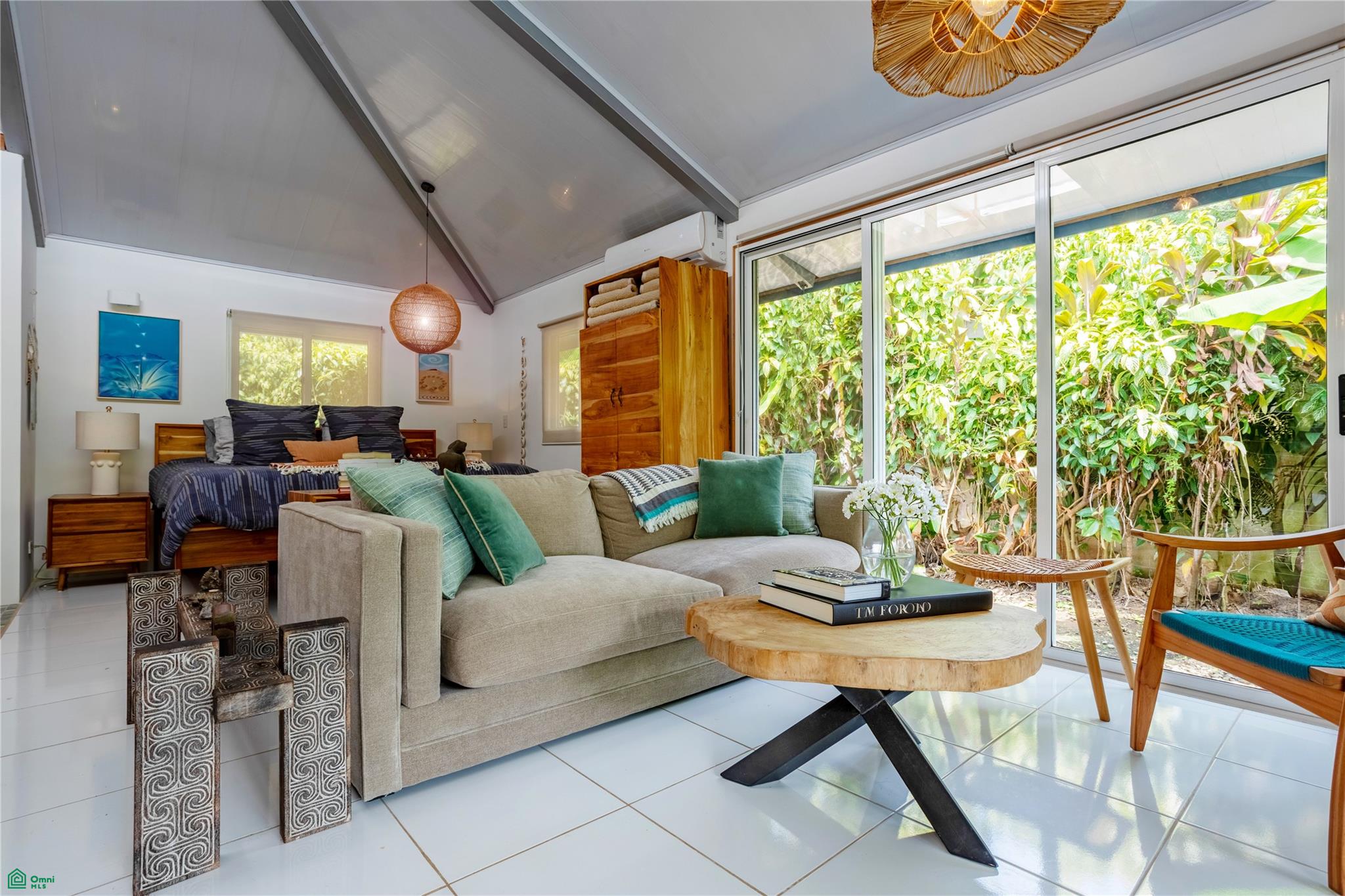Blue Beach Bungalow