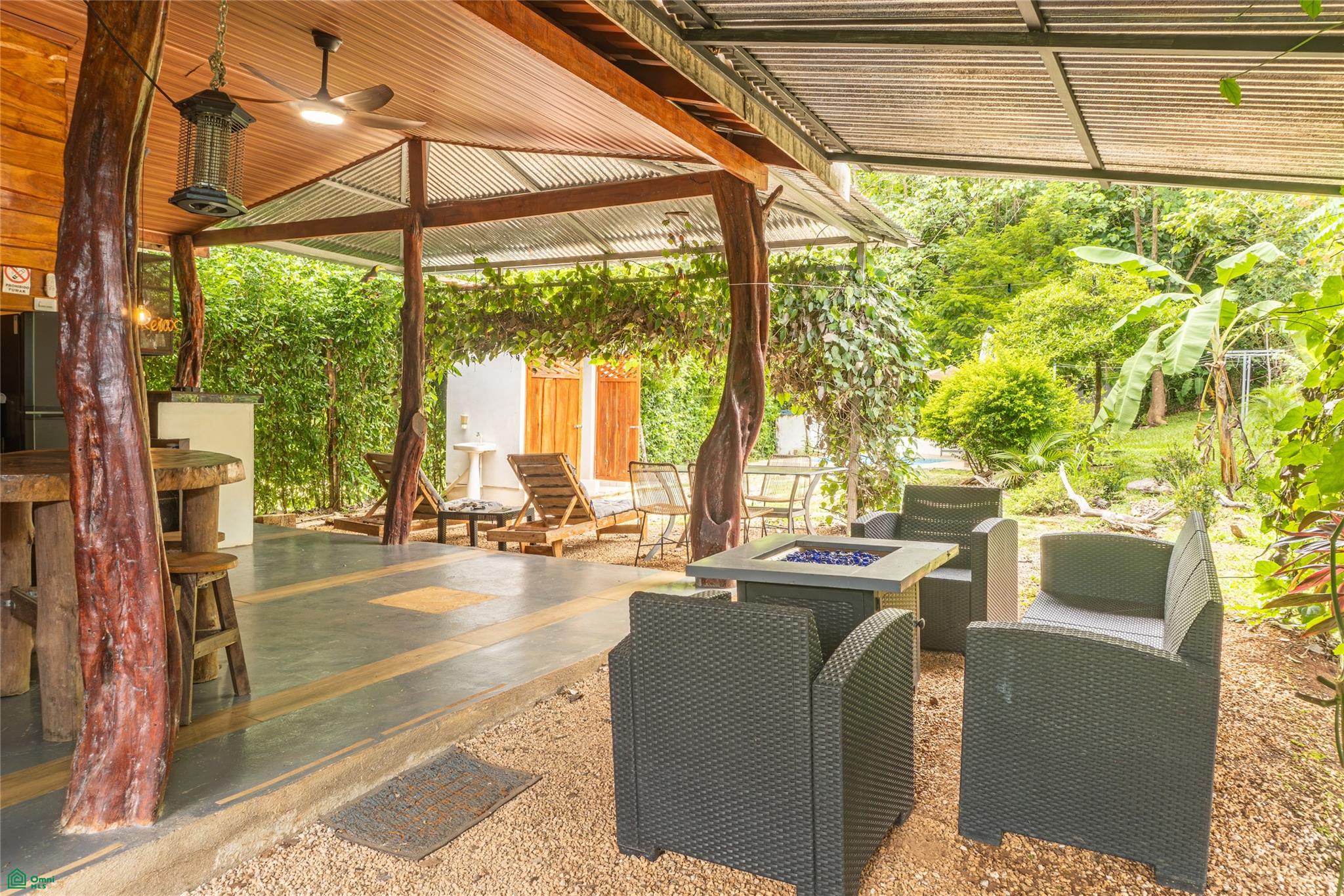 Blue Zone Cozy Cabana