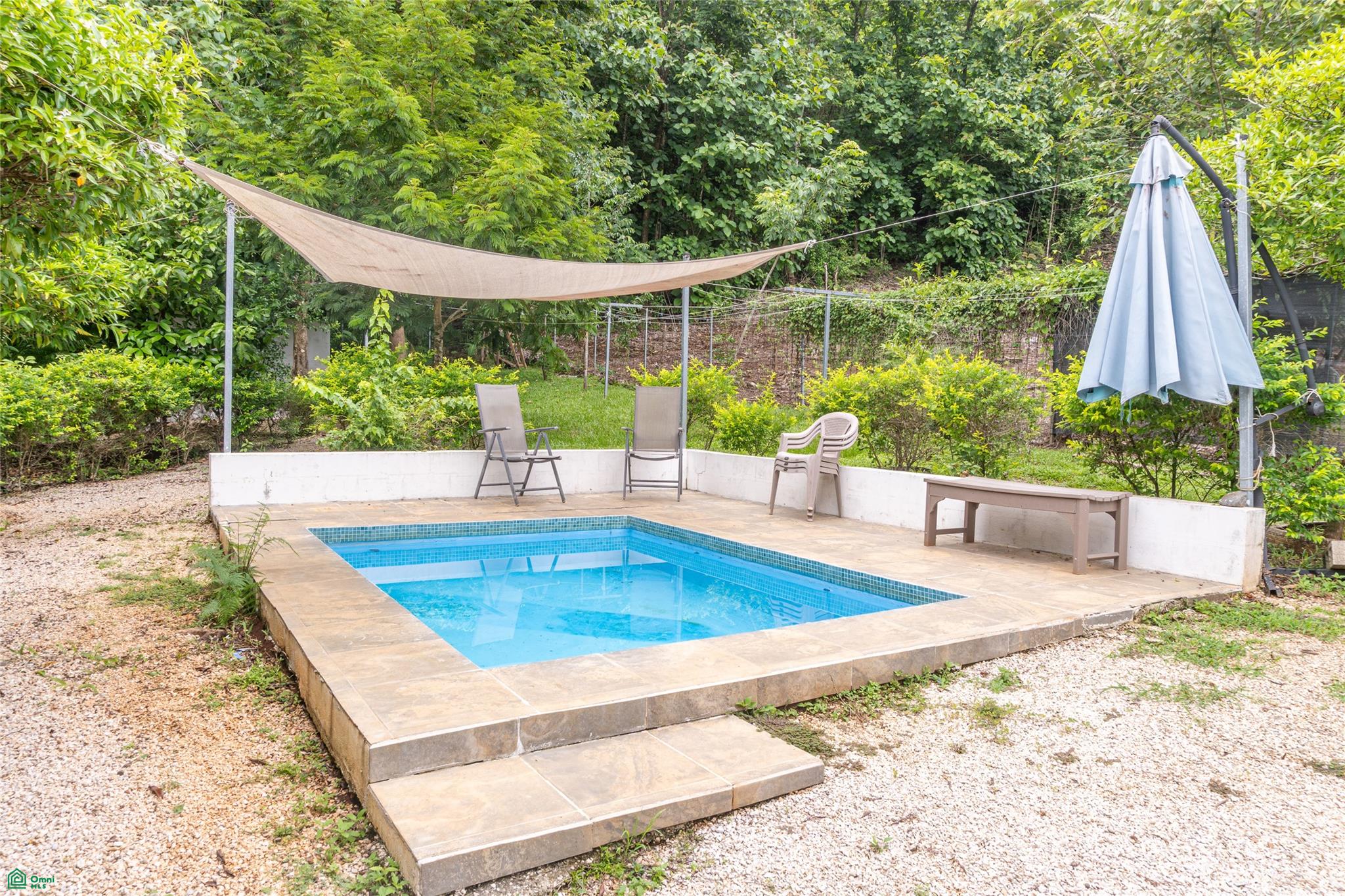 Blue Zone Cozy Cabana