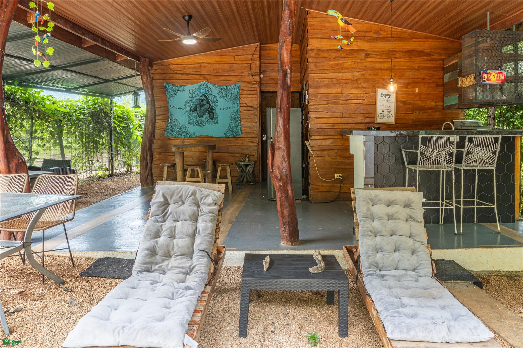 Blue Zone Cozy Cabana
