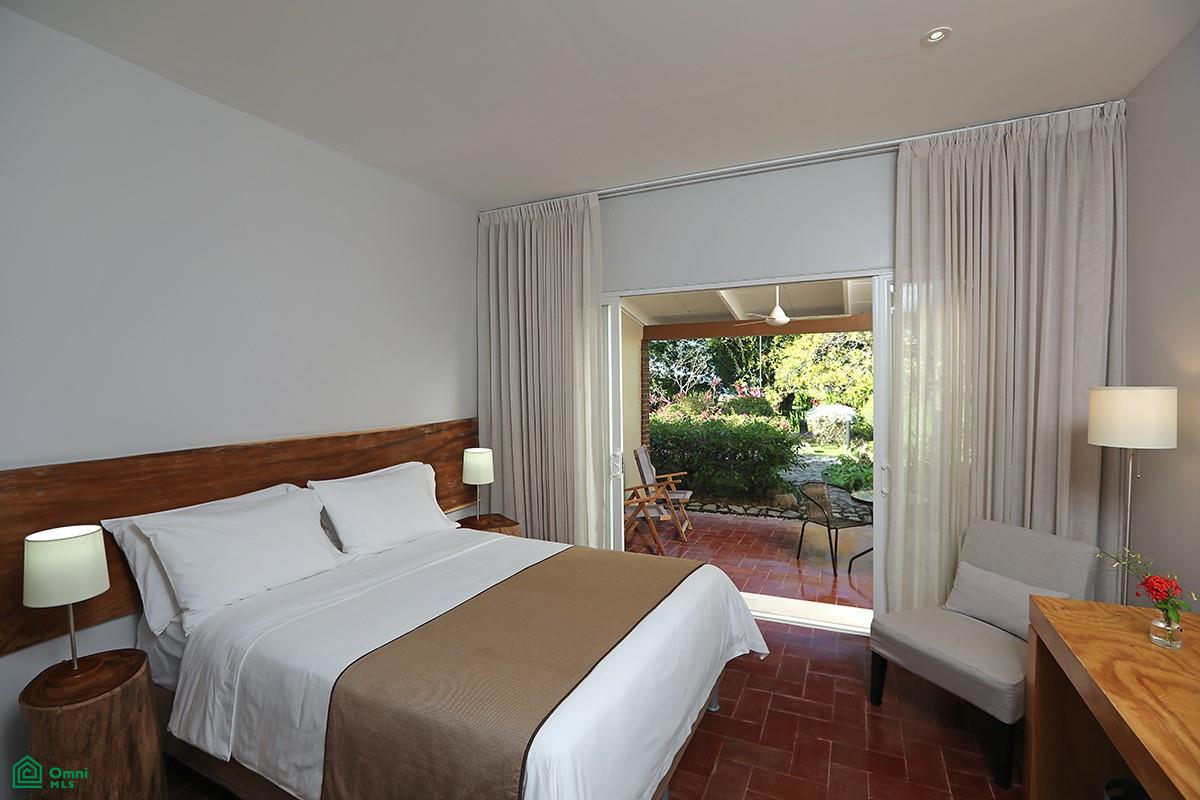Playa Naranjo Boutique Hotel
