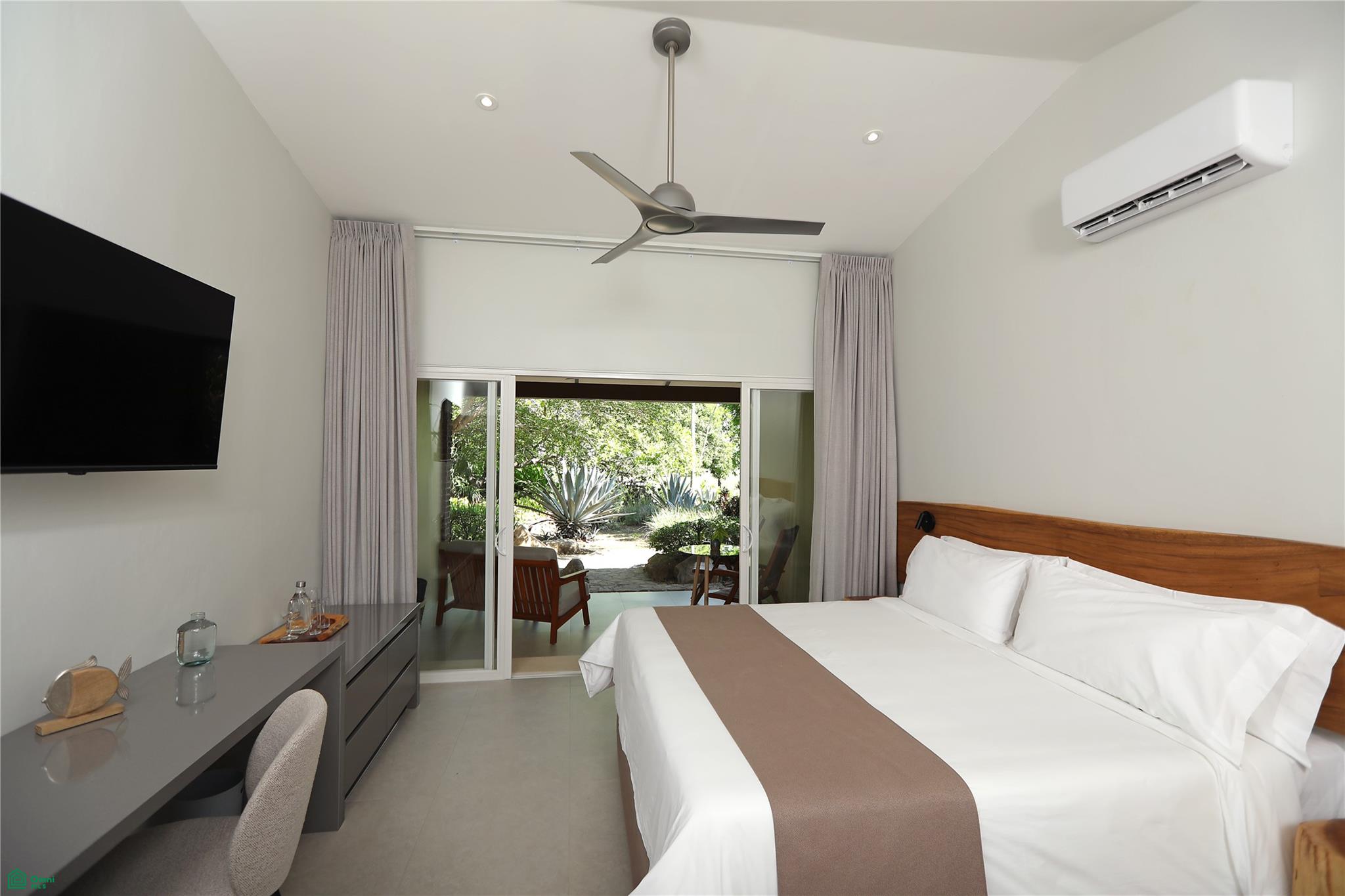 Playa Naranjo Boutique Hotel