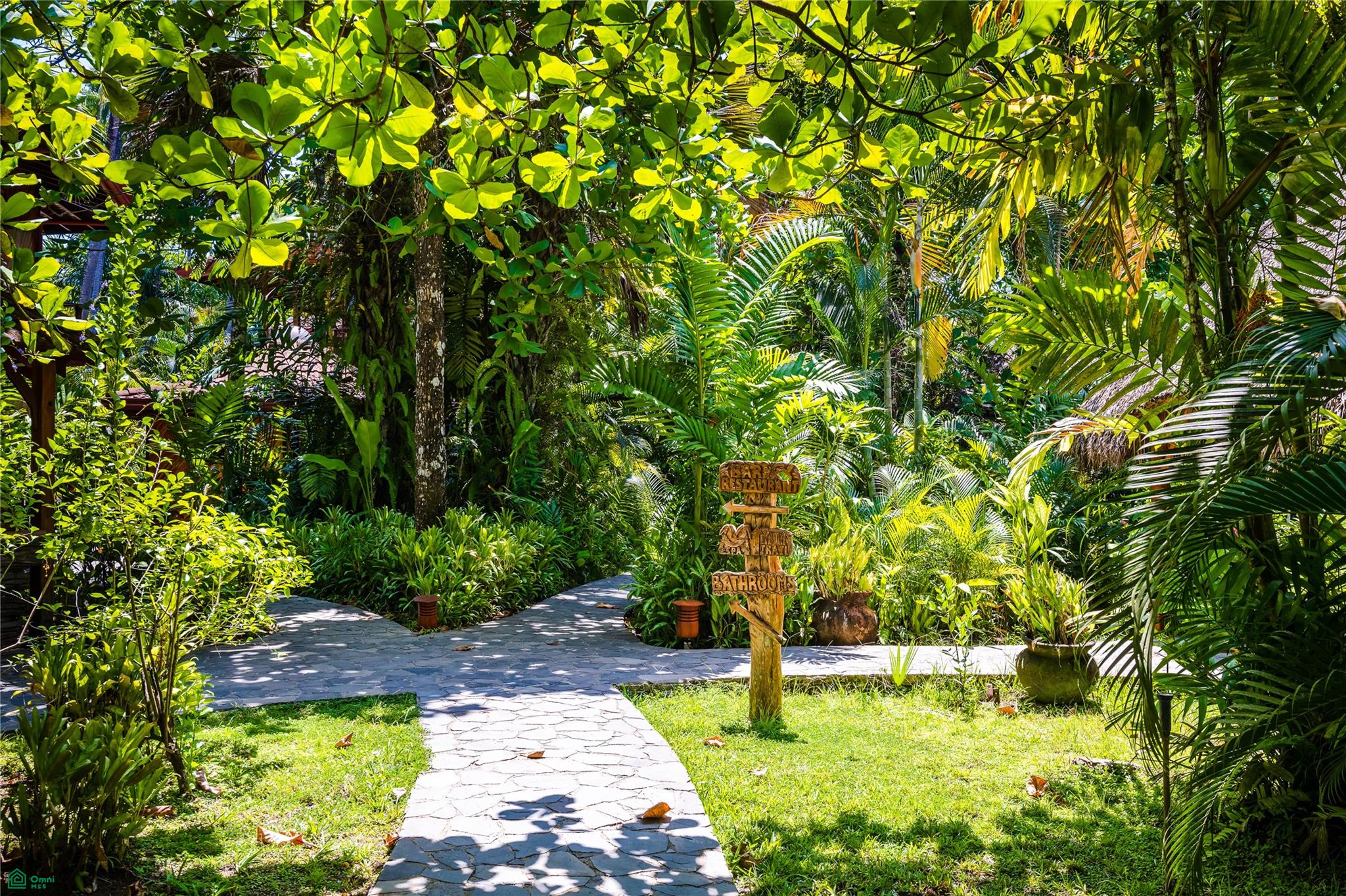 Tambor Tropical Beach Hotel
