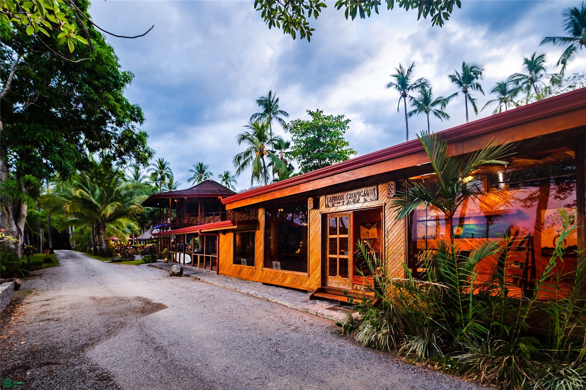 Tambor Tropical Beach Hotel