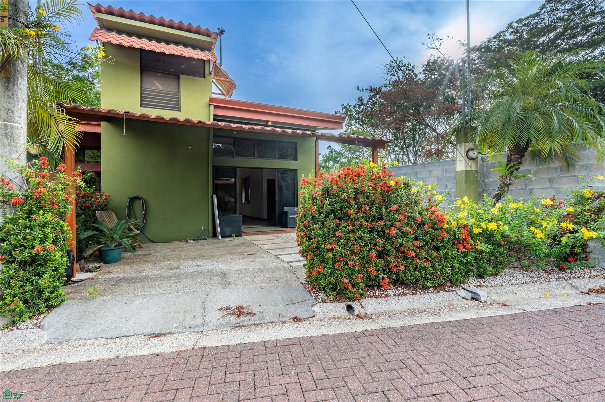 Barco Quebrado Condo #22
