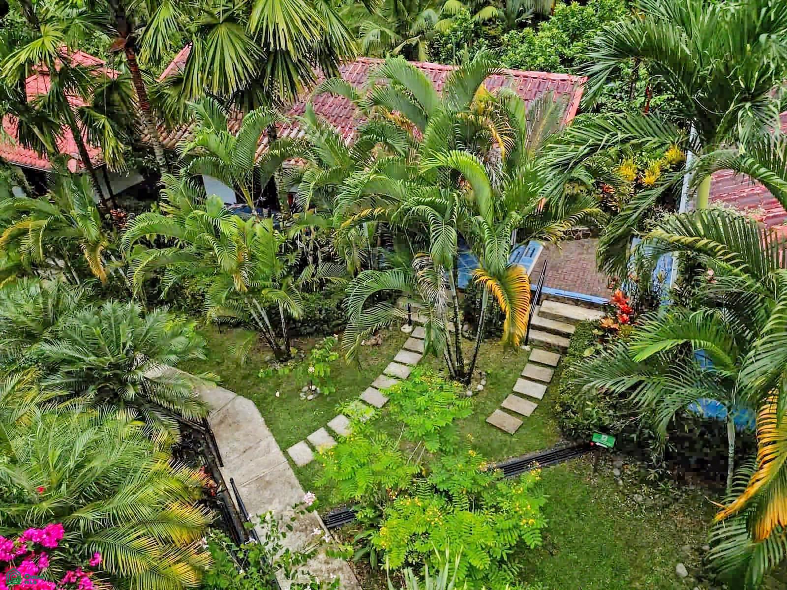 The Scarlet Villas