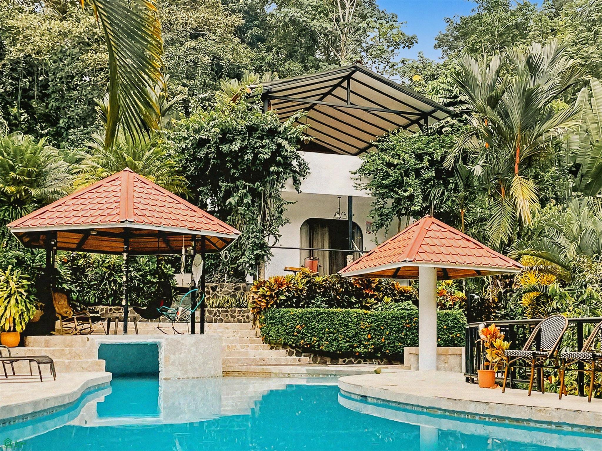 The Scarlet Villas