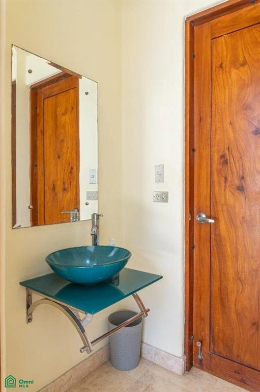 Vista Bahia Estate, Samara