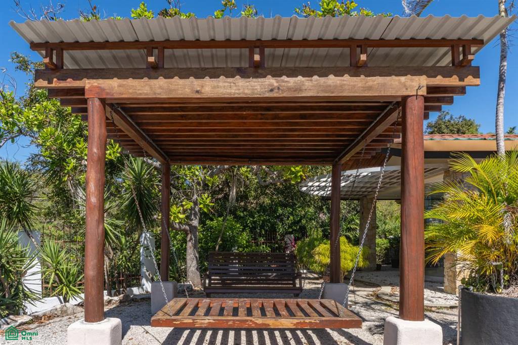 Vista Bahia Estate, Samara