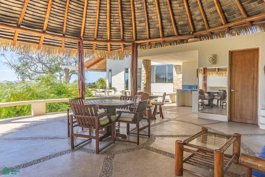 Vista Bahia Estate, Samara