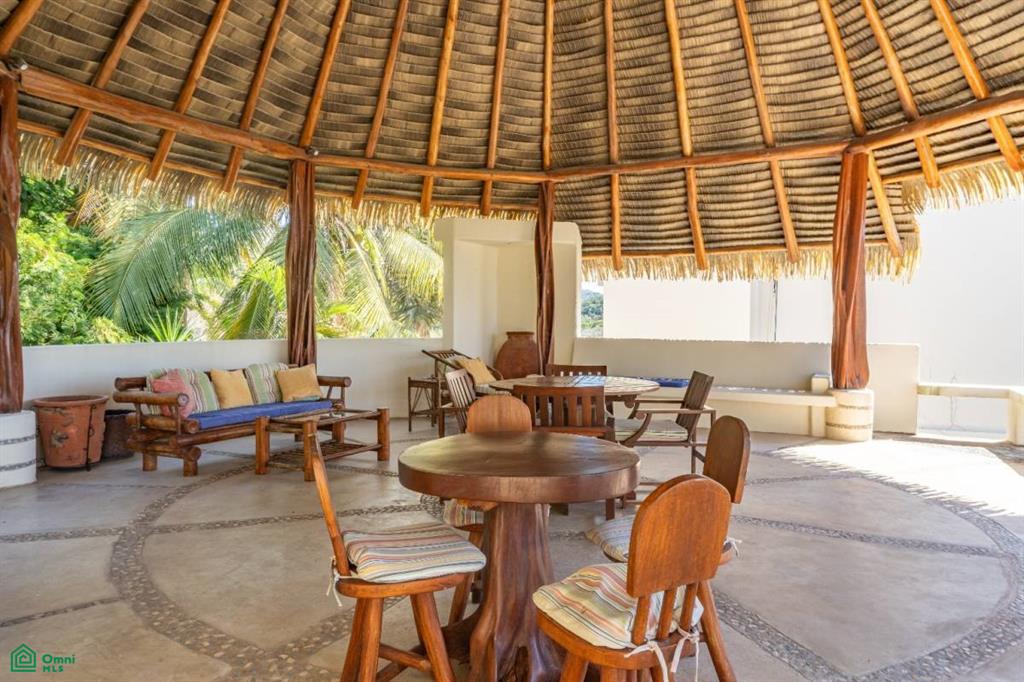 Vista Bahia Estate, Samara