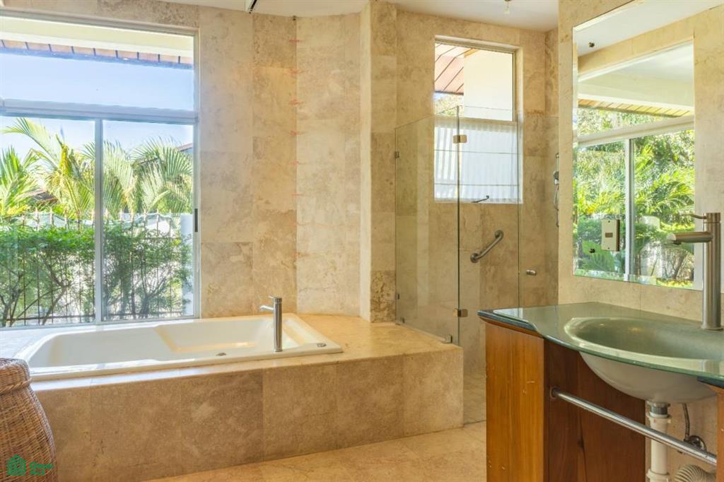 Vista Bahia Estate, Samara