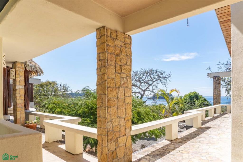 Vista Bahia Estate, Samara