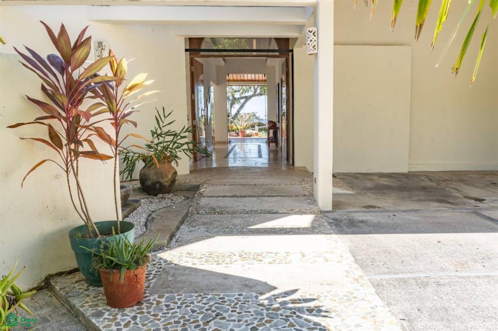 Vista Bahia Estate, Samara