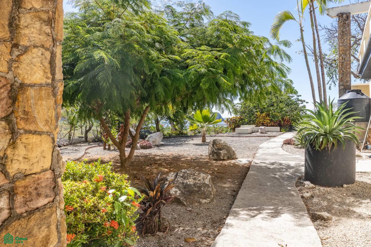 Vista Bahia Estate, Samara
