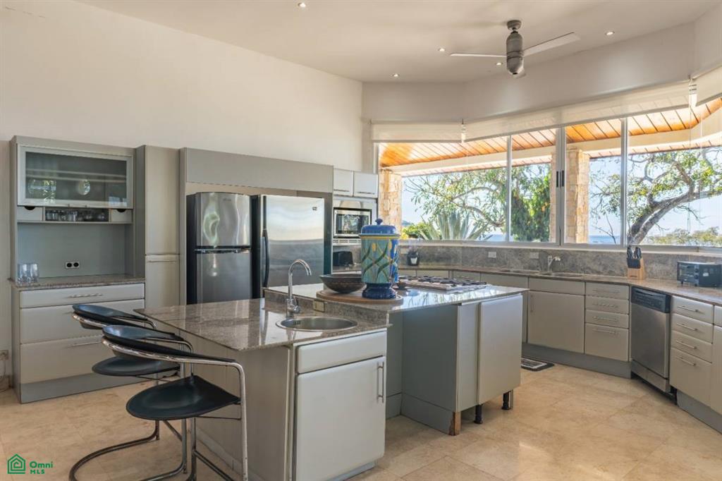 Vista Bahia Estate, Samara