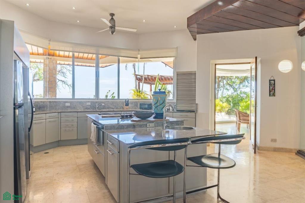 Vista Bahia Estate, Samara