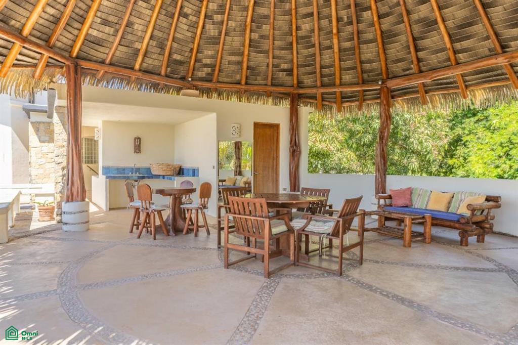 Vista Bahia Estate, Samara