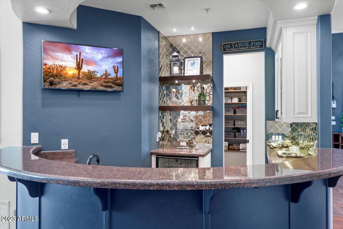 10409 E LAUREL Lane
