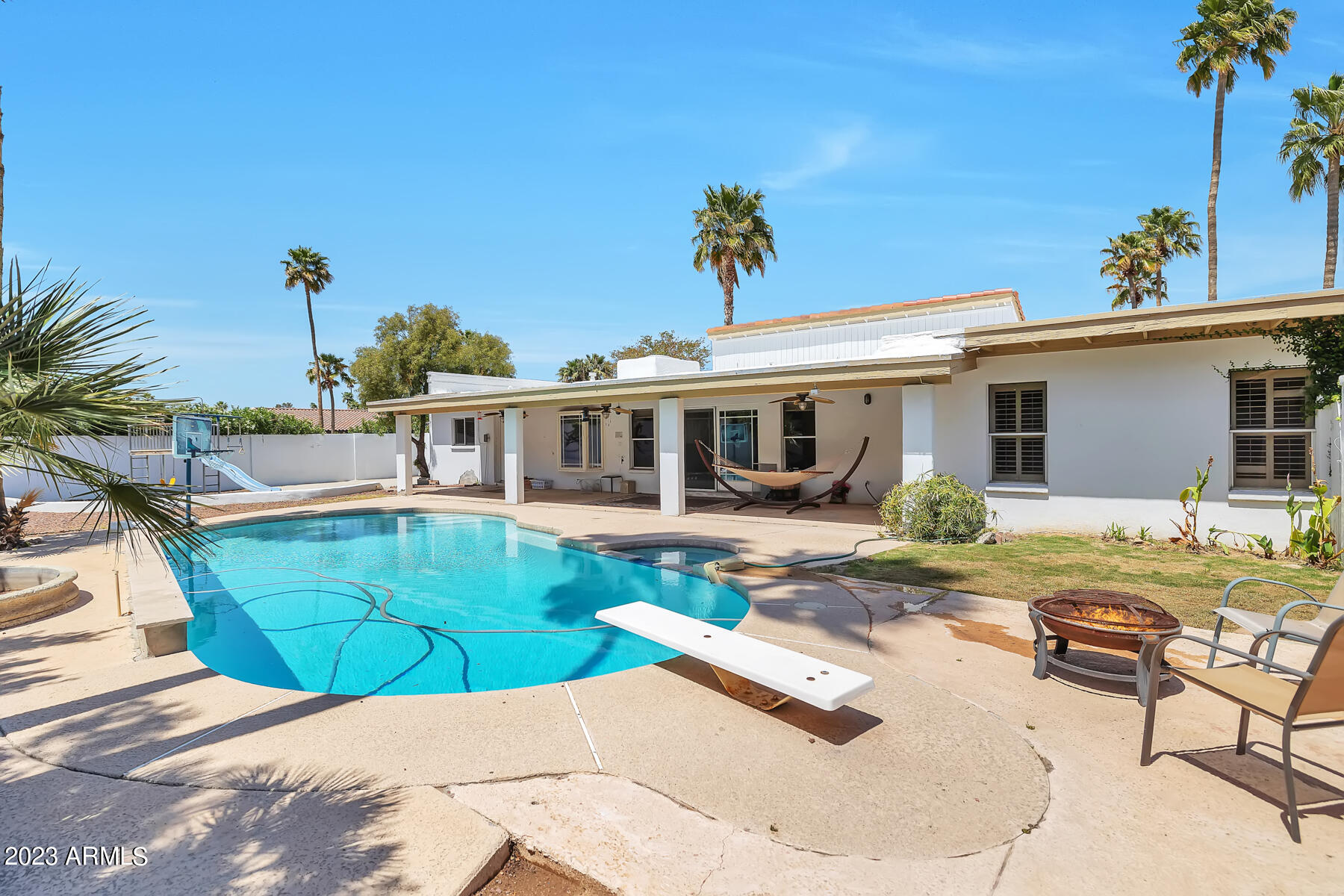 5701 E WINDROSE Drive