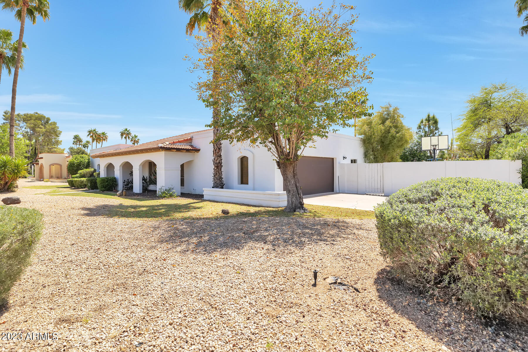 5701 E WINDROSE Drive