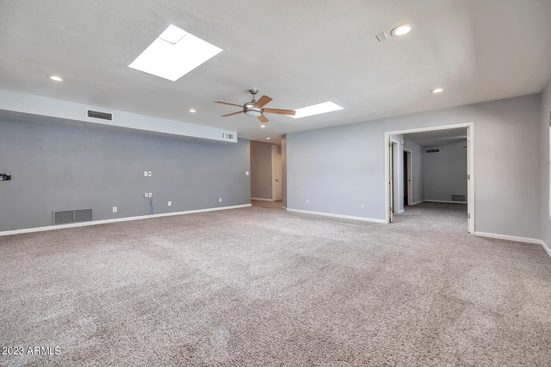 5701 E WINDROSE Drive