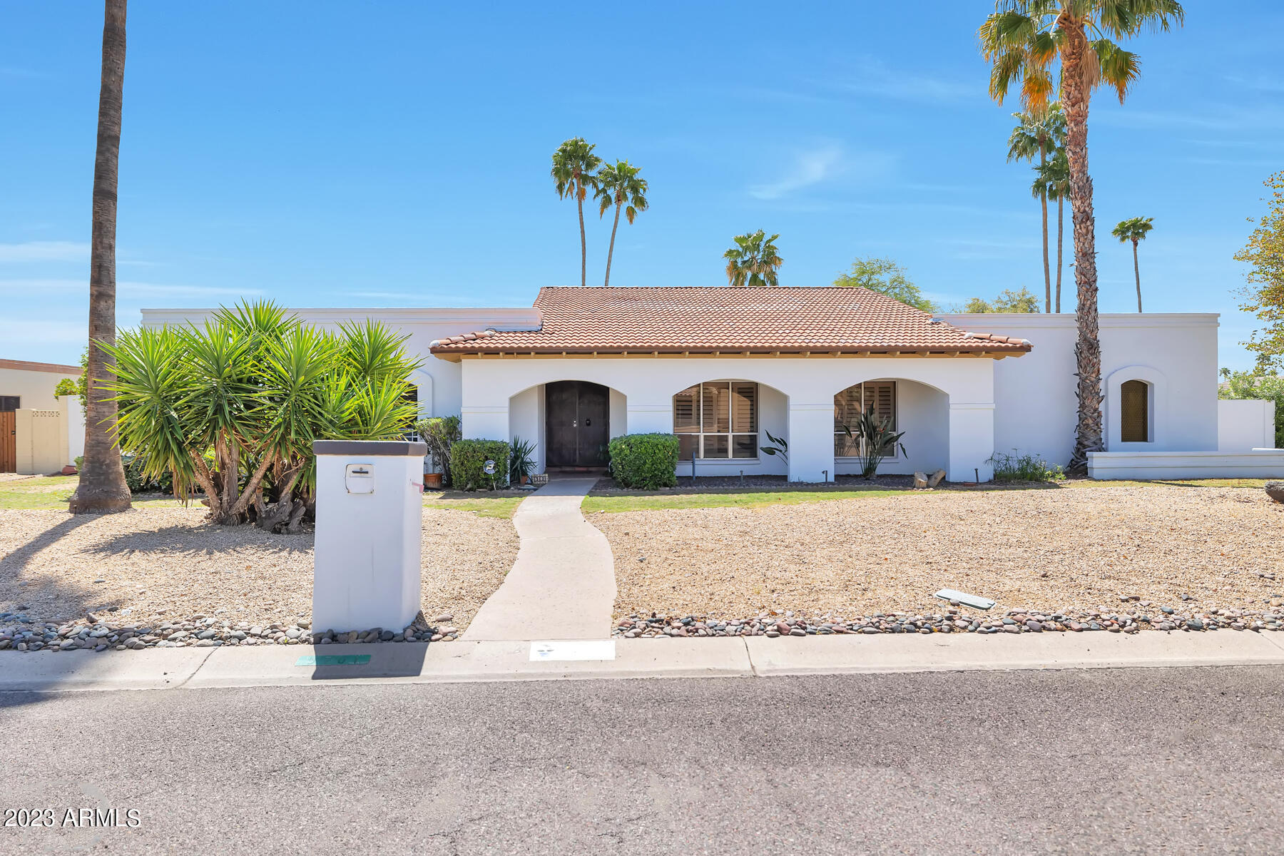 5701 E WINDROSE Drive