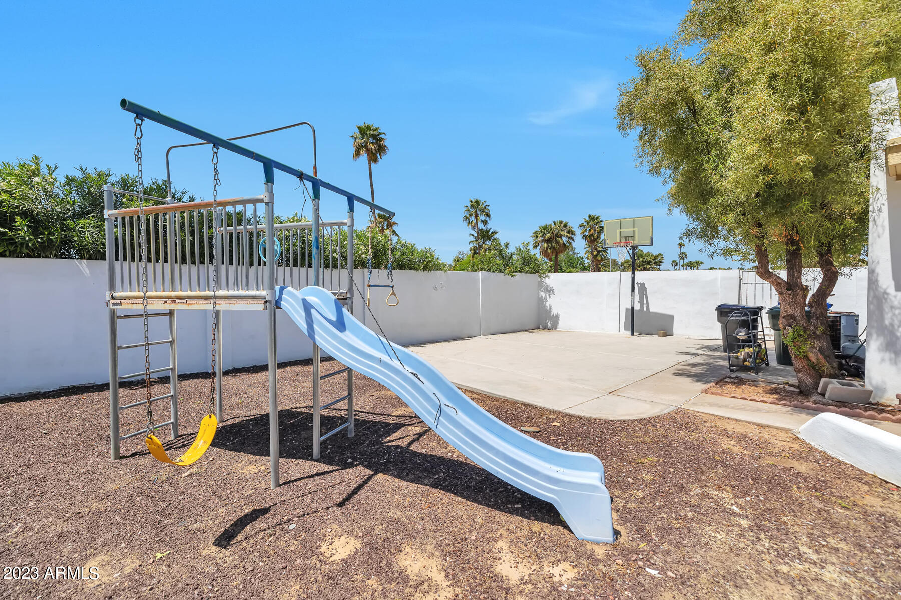 5701 E WINDROSE Drive
