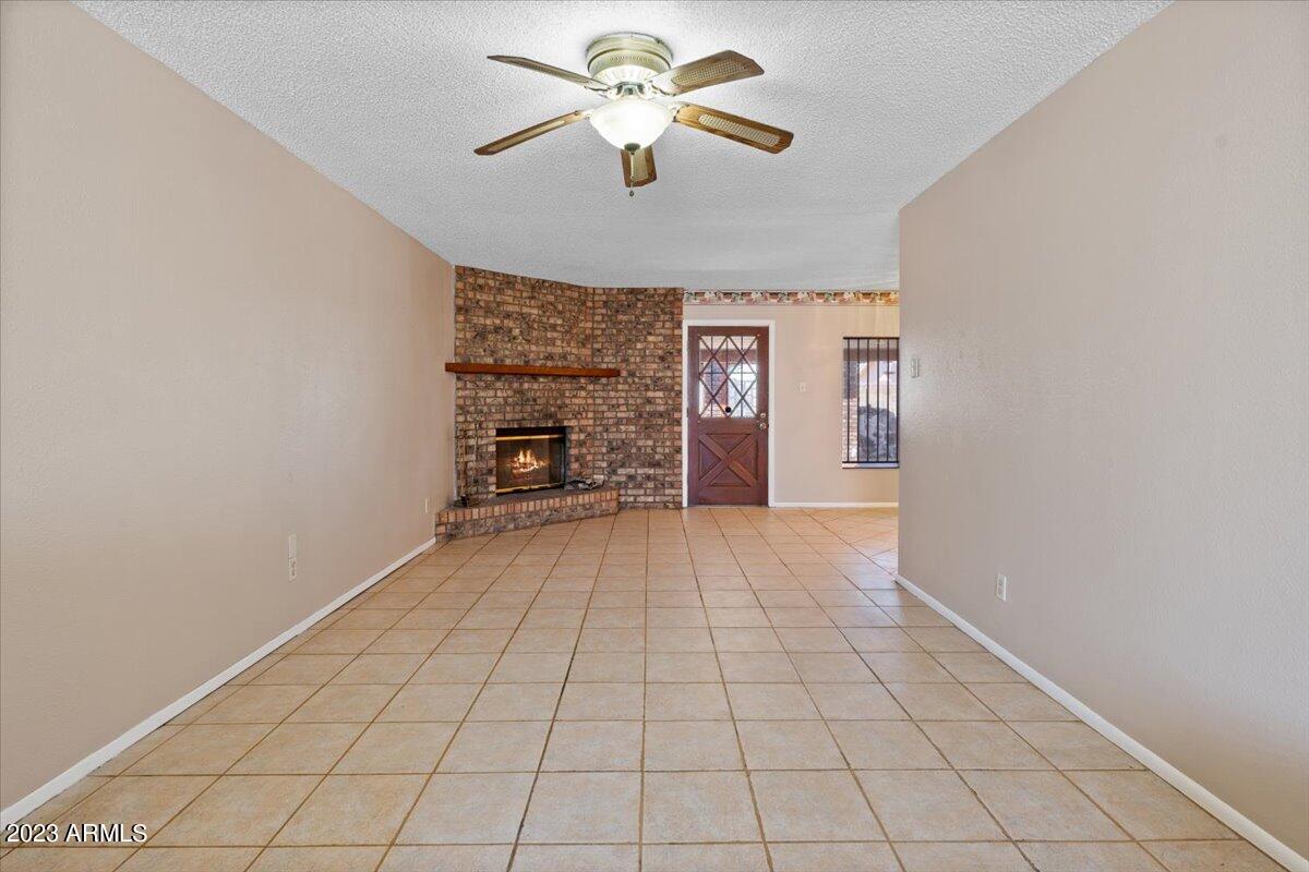 11014 N 39TH Drive