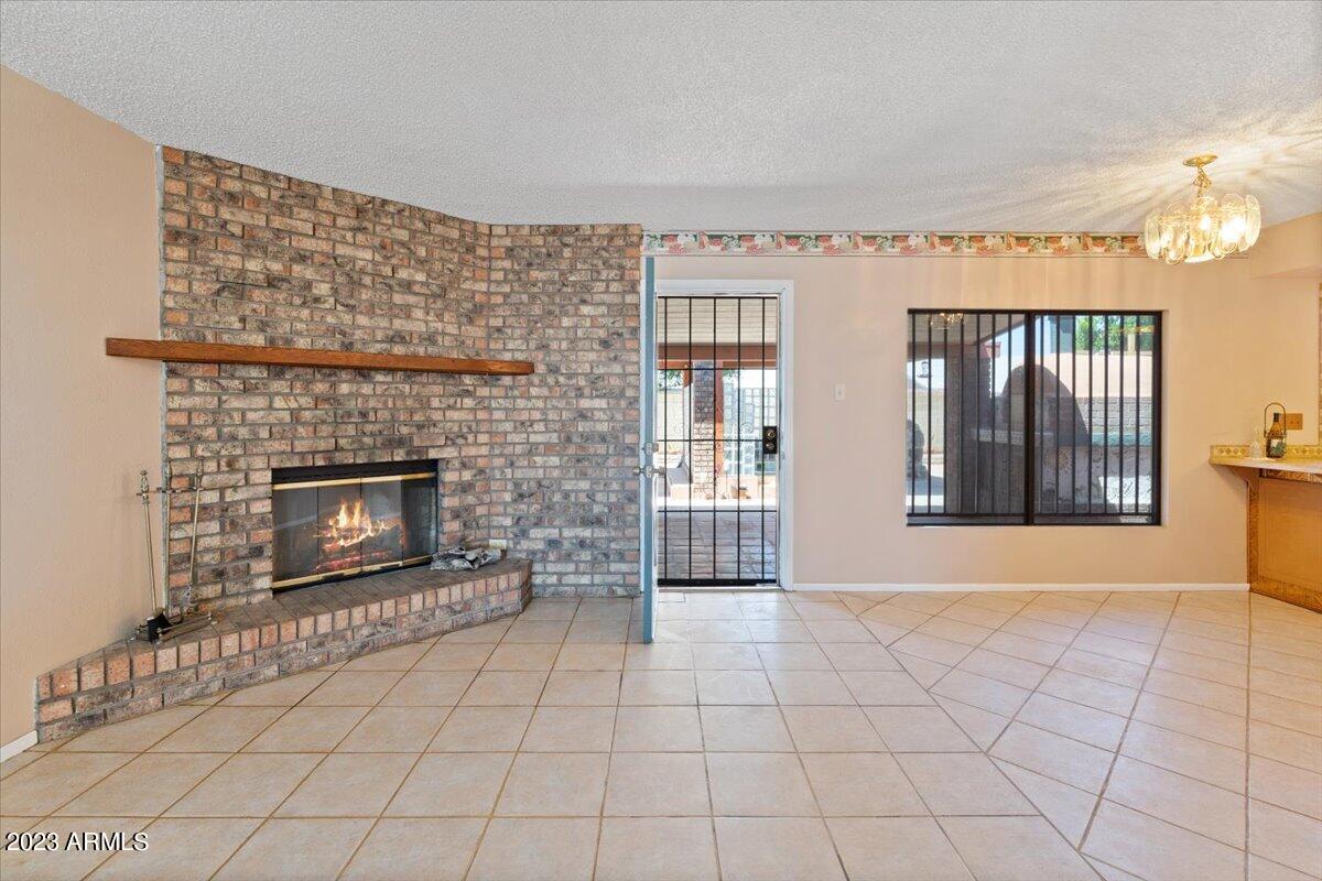 11014 N 39TH Drive