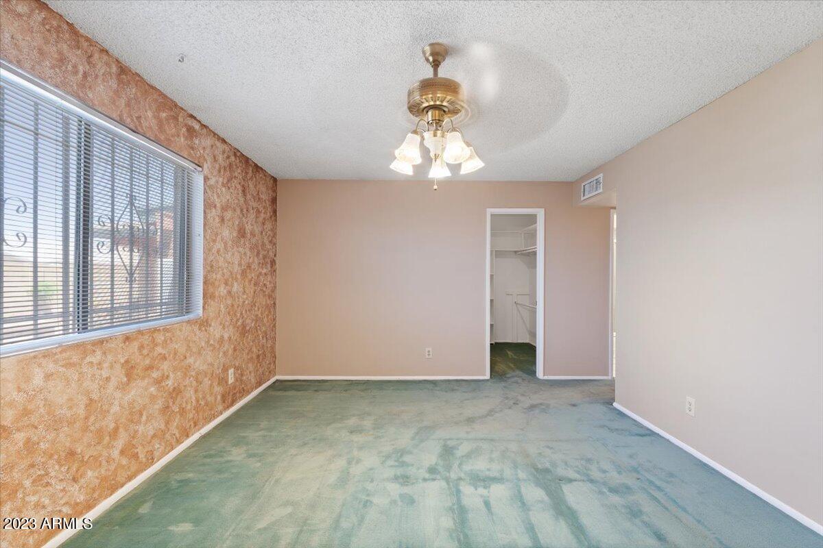11014 N 39TH Drive