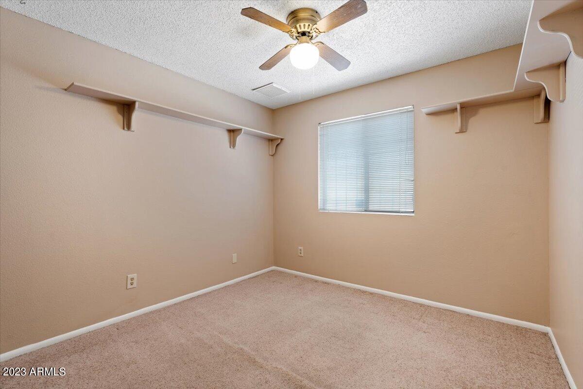 11014 N 39TH Drive