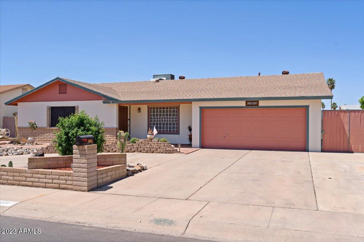 11014 N 39TH Drive