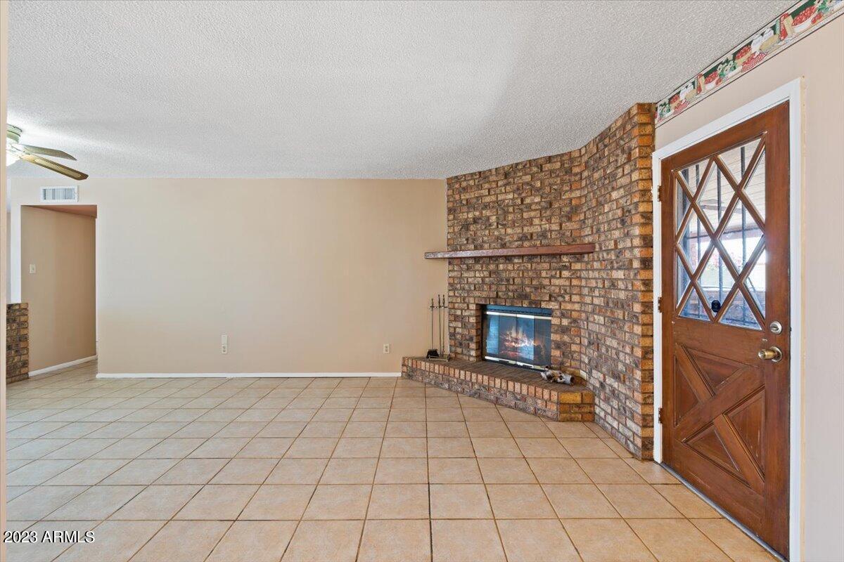 11014 N 39TH Drive