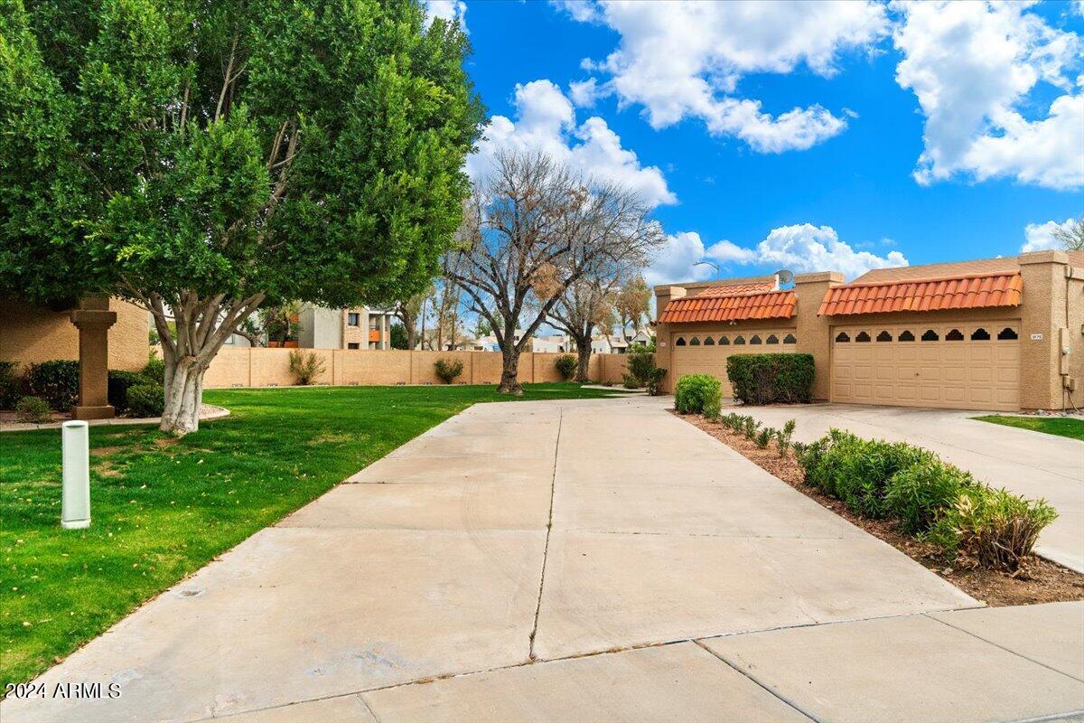 9179 E WINCHCOMB Drive