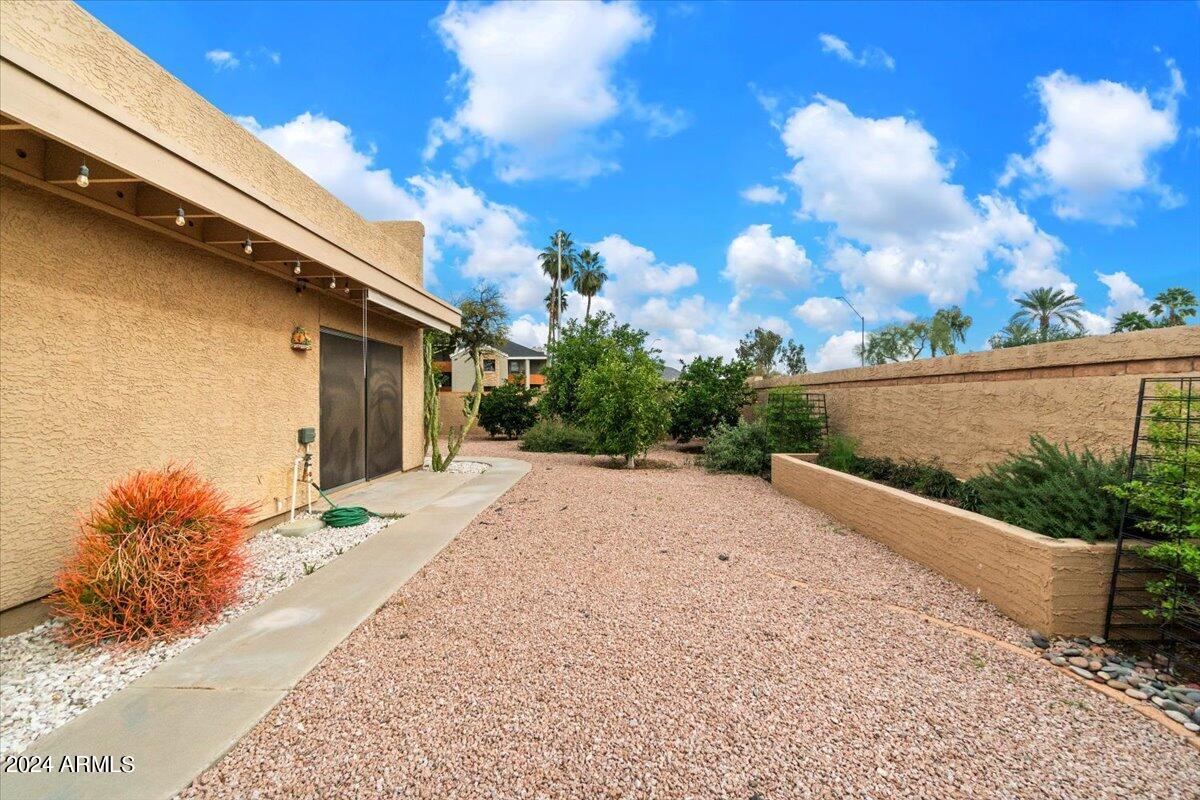 9179 E WINCHCOMB Drive
