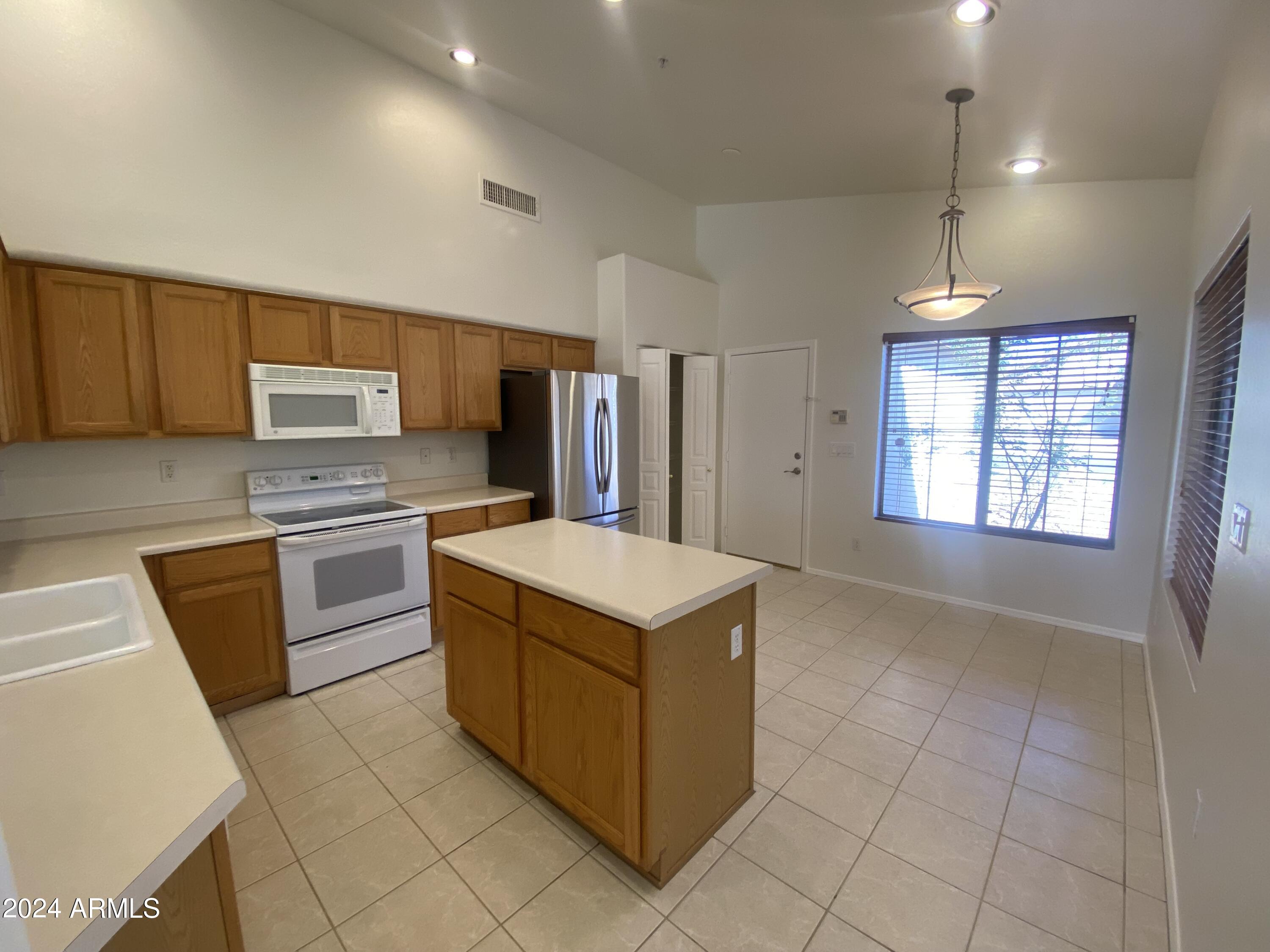 10431 E RAINTREE Drive