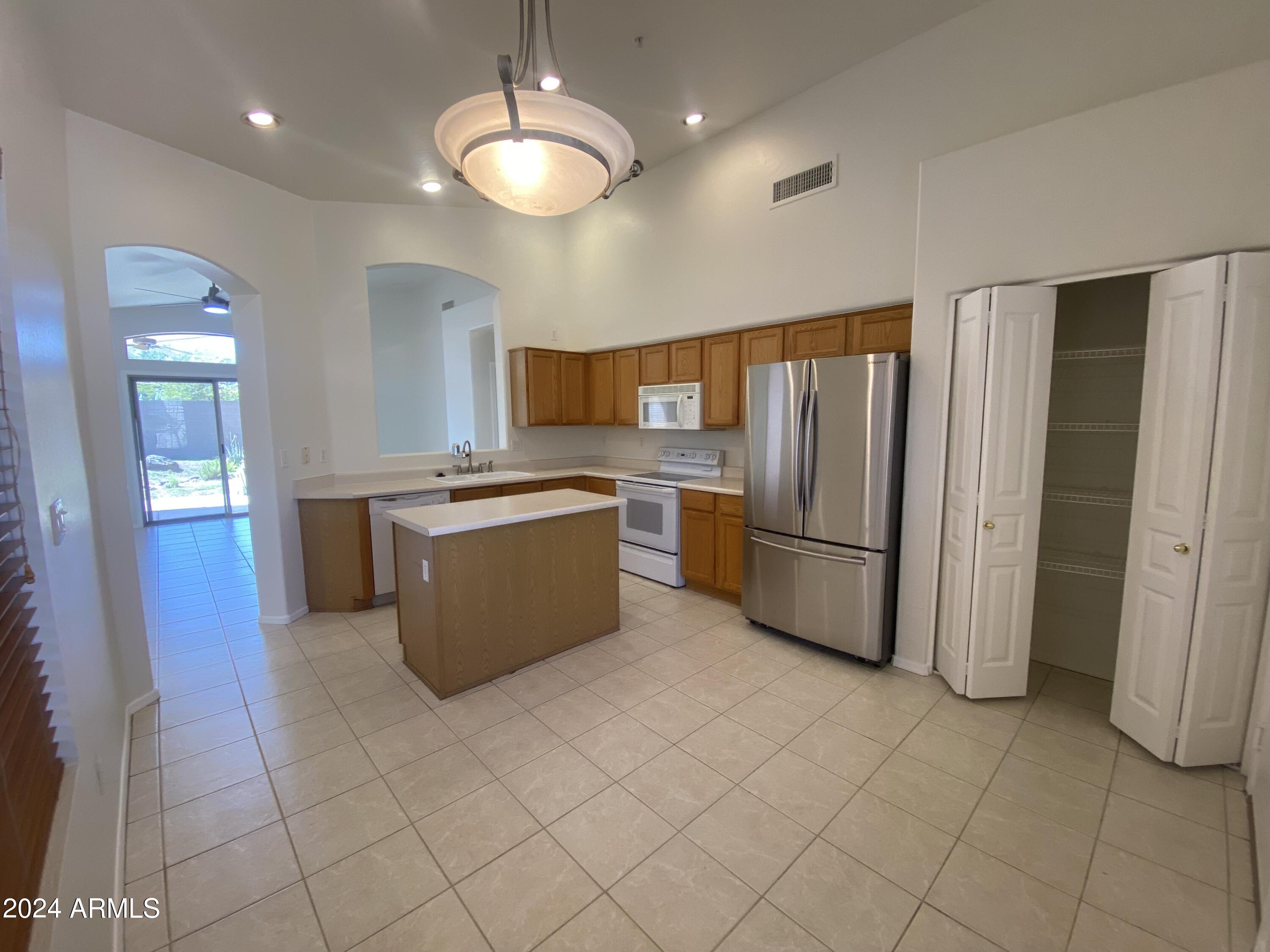 10431 E RAINTREE Drive