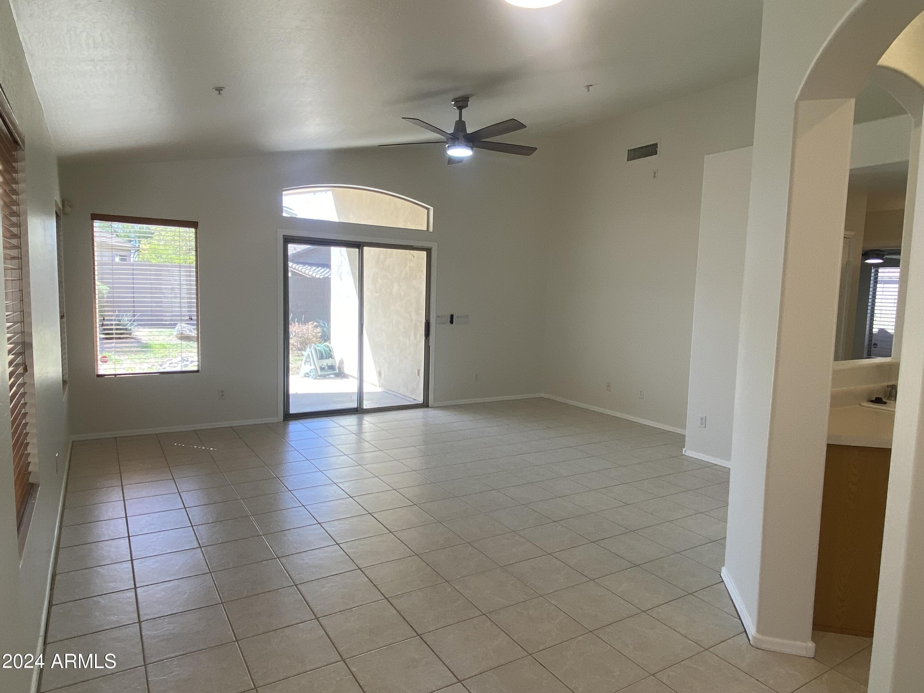 10431 E RAINTREE Drive